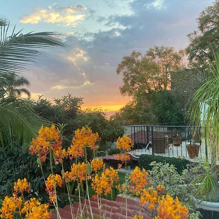 アヒヒク Casa De La Abuela Bed & Breakfast エクステリア 写真