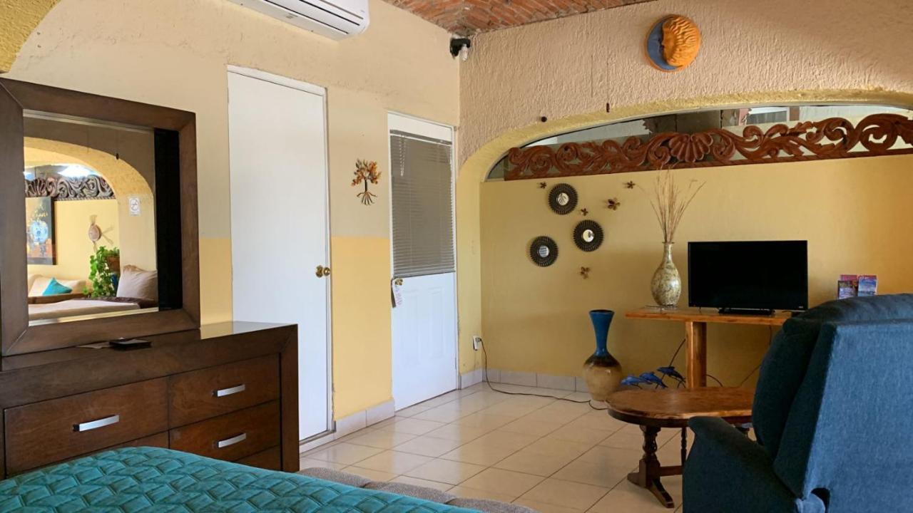 アヒヒク Casa De La Abuela Bed & Breakfast エクステリア 写真