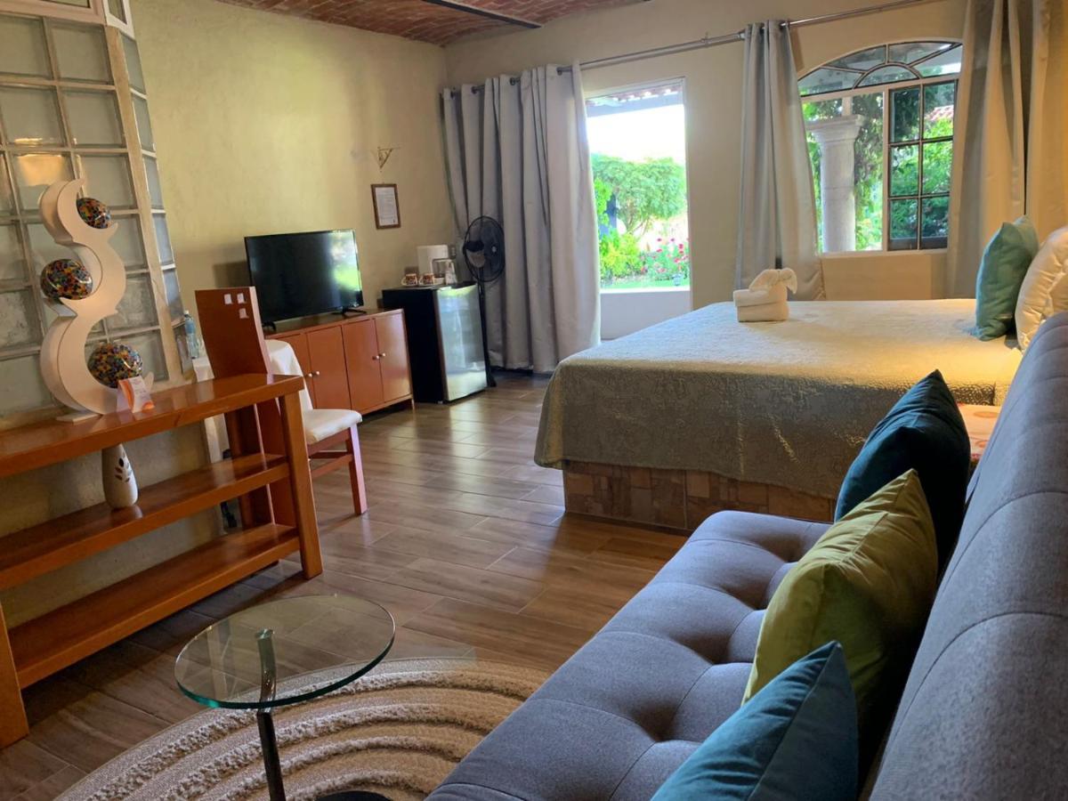 アヒヒク Casa De La Abuela Bed & Breakfast エクステリア 写真