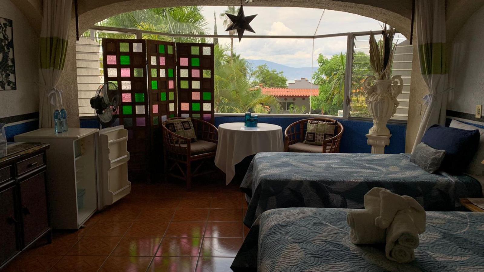 アヒヒク Casa De La Abuela Bed & Breakfast エクステリア 写真