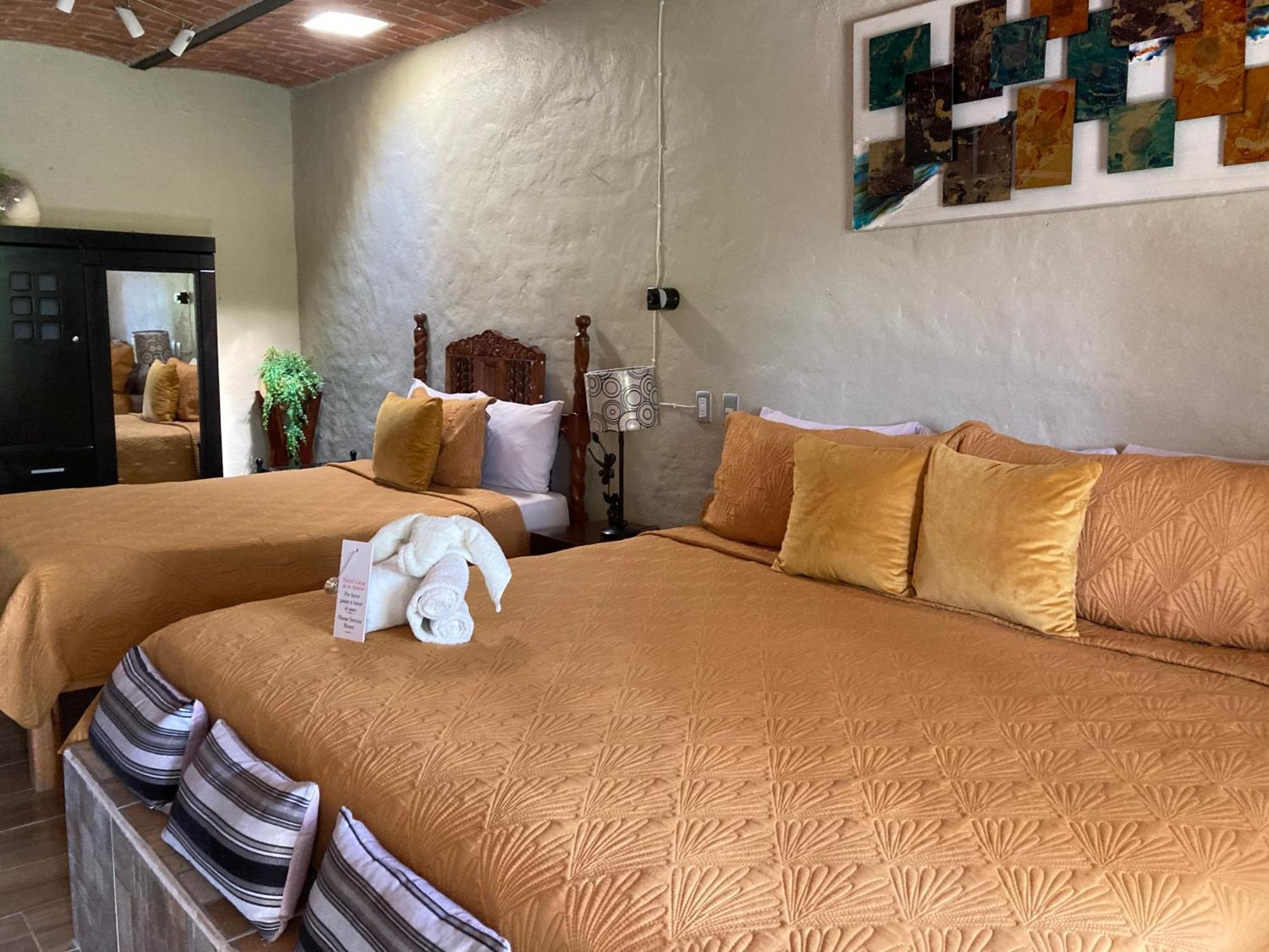アヒヒク Casa De La Abuela Bed & Breakfast エクステリア 写真