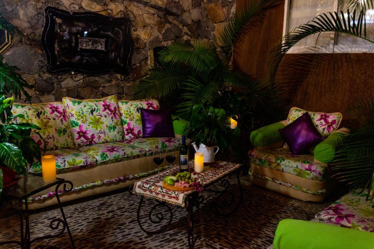 アヒヒク Casa De La Abuela Bed & Breakfast エクステリア 写真