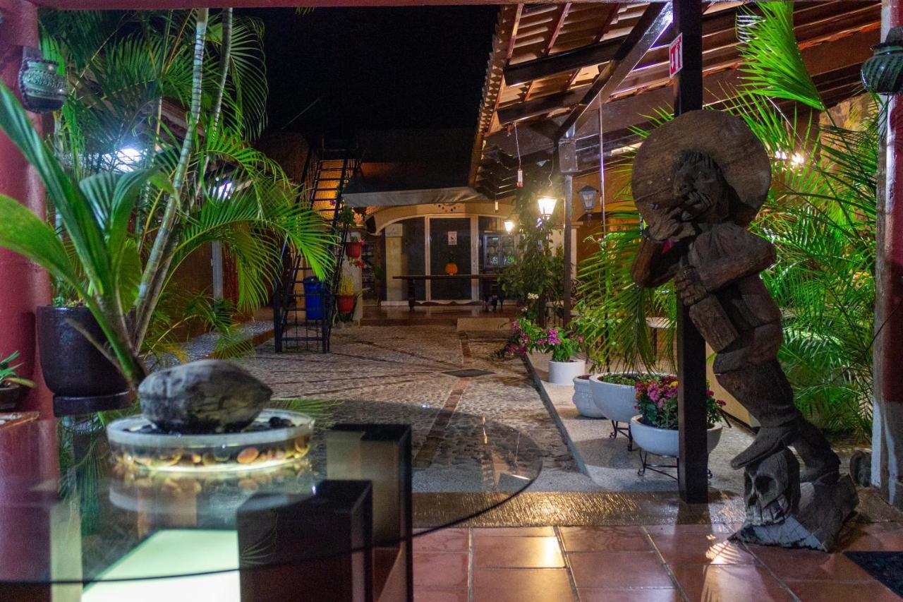 アヒヒク Casa De La Abuela Bed & Breakfast エクステリア 写真